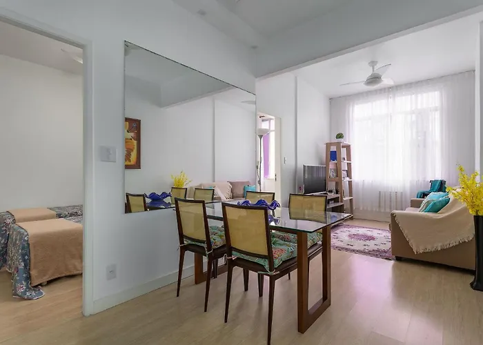 PERFEITO 2 Quartos a pé Praia de Copacabana, wifi, ar, lavanderia e cozinha completa